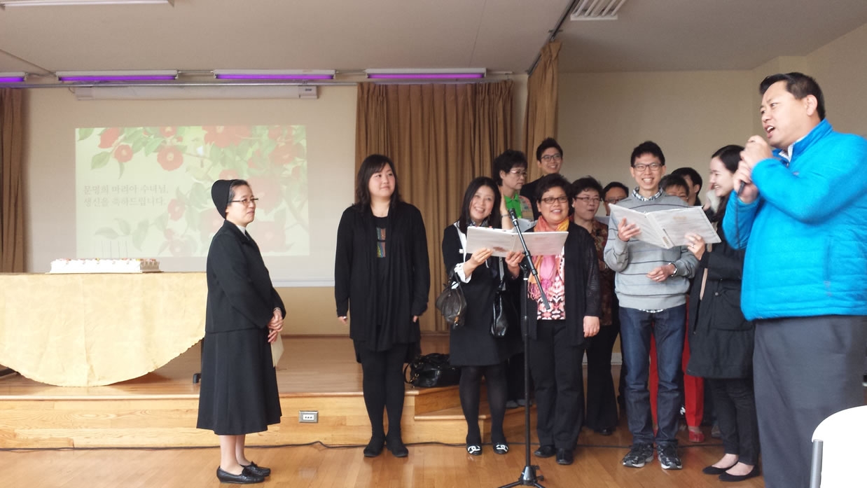 2014년 4월 27일 미사후 – 문수녀님 생일 축하 노래 동영상